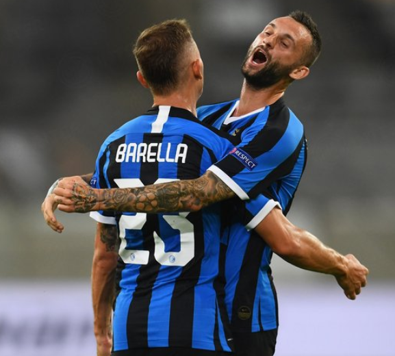 维持原判！布朗突破肘倒翟晓川后者阻挡 许利民交涉挑战也是失败