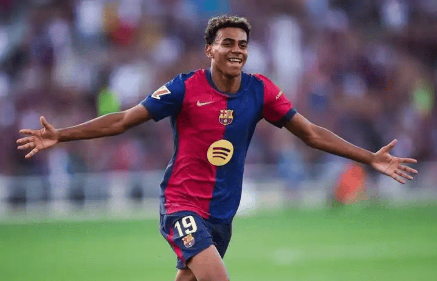 记者：为备战世界杯将继续留在墨超，J罗正与美洲狮队谈判