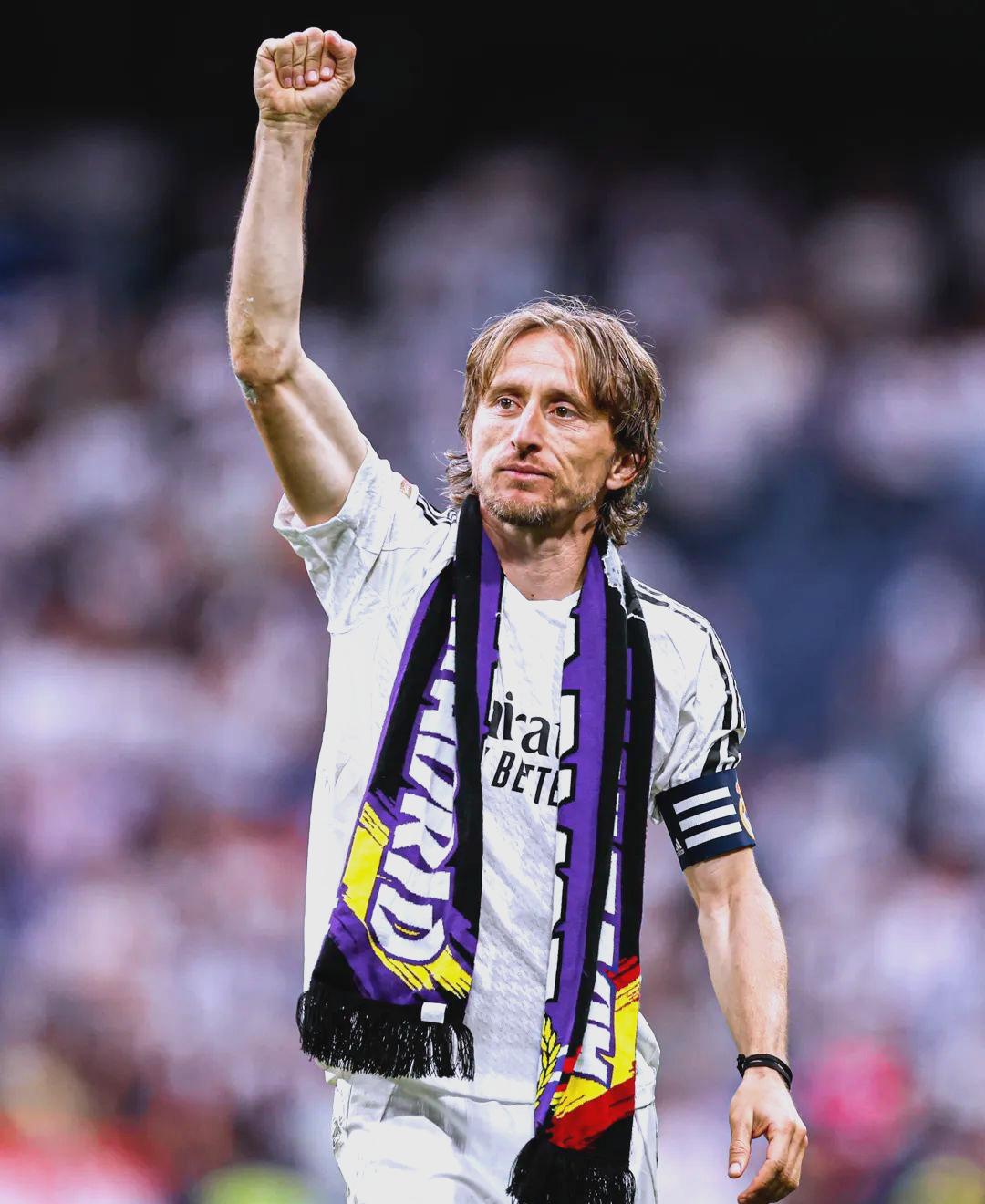 VAR准确地因姆巴佩的手球取消了皇马的一个进球