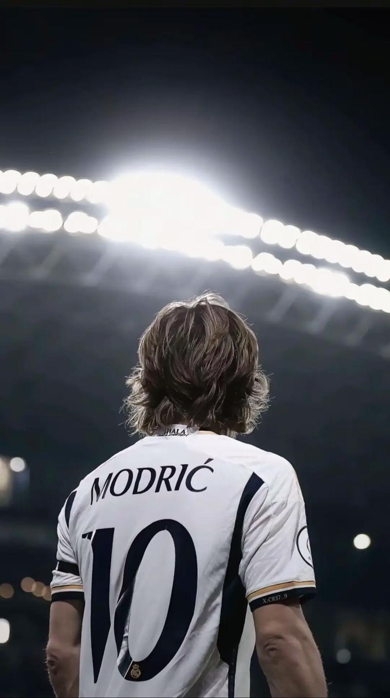 杰伦·约翰逊背靠背拿下三双，成为老鹰队史第二人